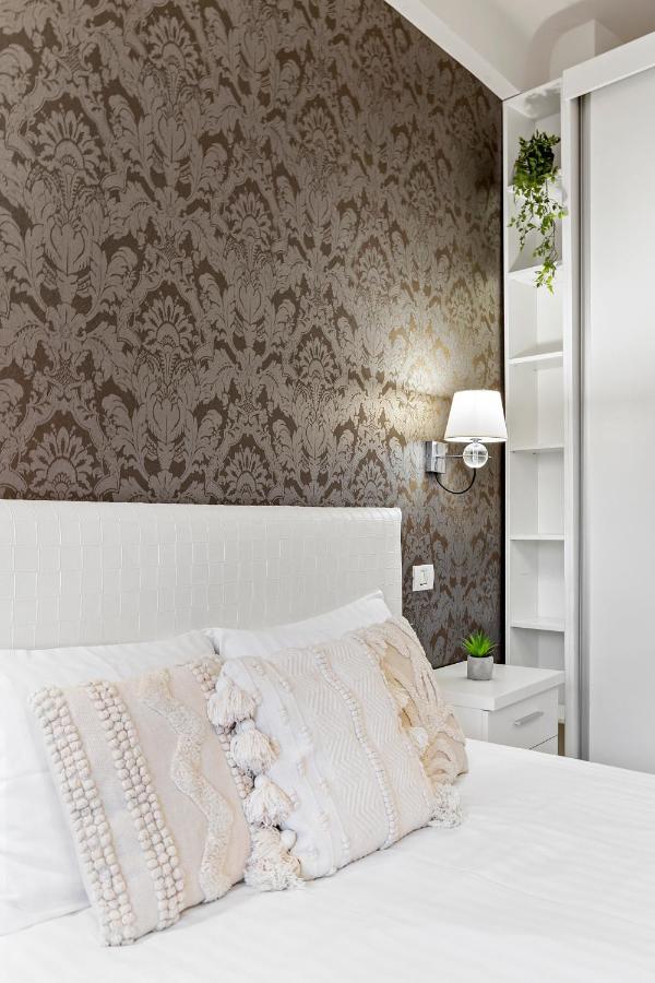 City Heart Retreat Elegant Apartment Бухарест Экстерьер фото
