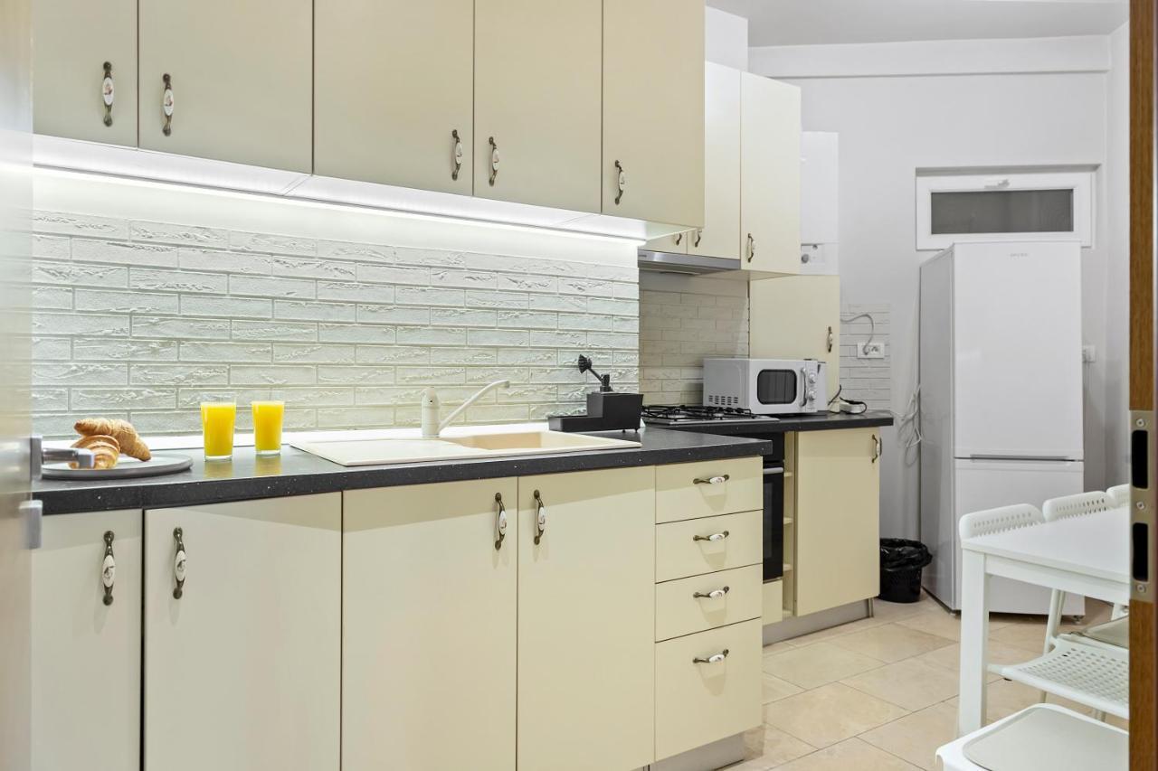 City Heart Retreat Elegant Apartment Бухарест Экстерьер фото