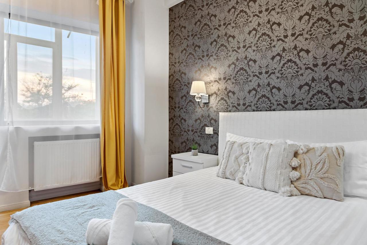 City Heart Retreat Elegant Apartment Бухарест Экстерьер фото