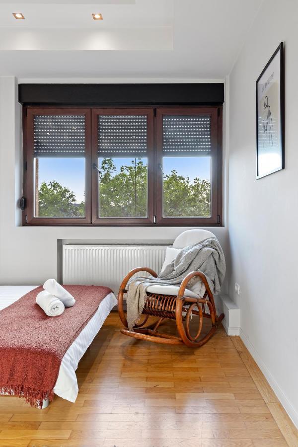 City Heart Retreat Elegant Apartment Бухарест Экстерьер фото