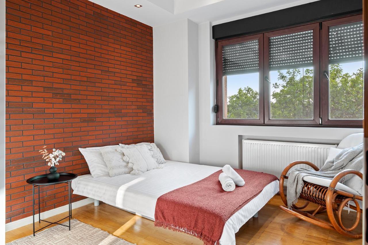 City Heart Retreat Elegant Apartment Бухарест Экстерьер фото