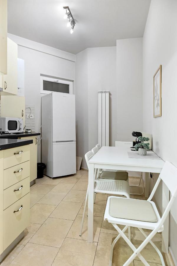 City Heart Retreat Elegant Apartment Бухарест Экстерьер фото