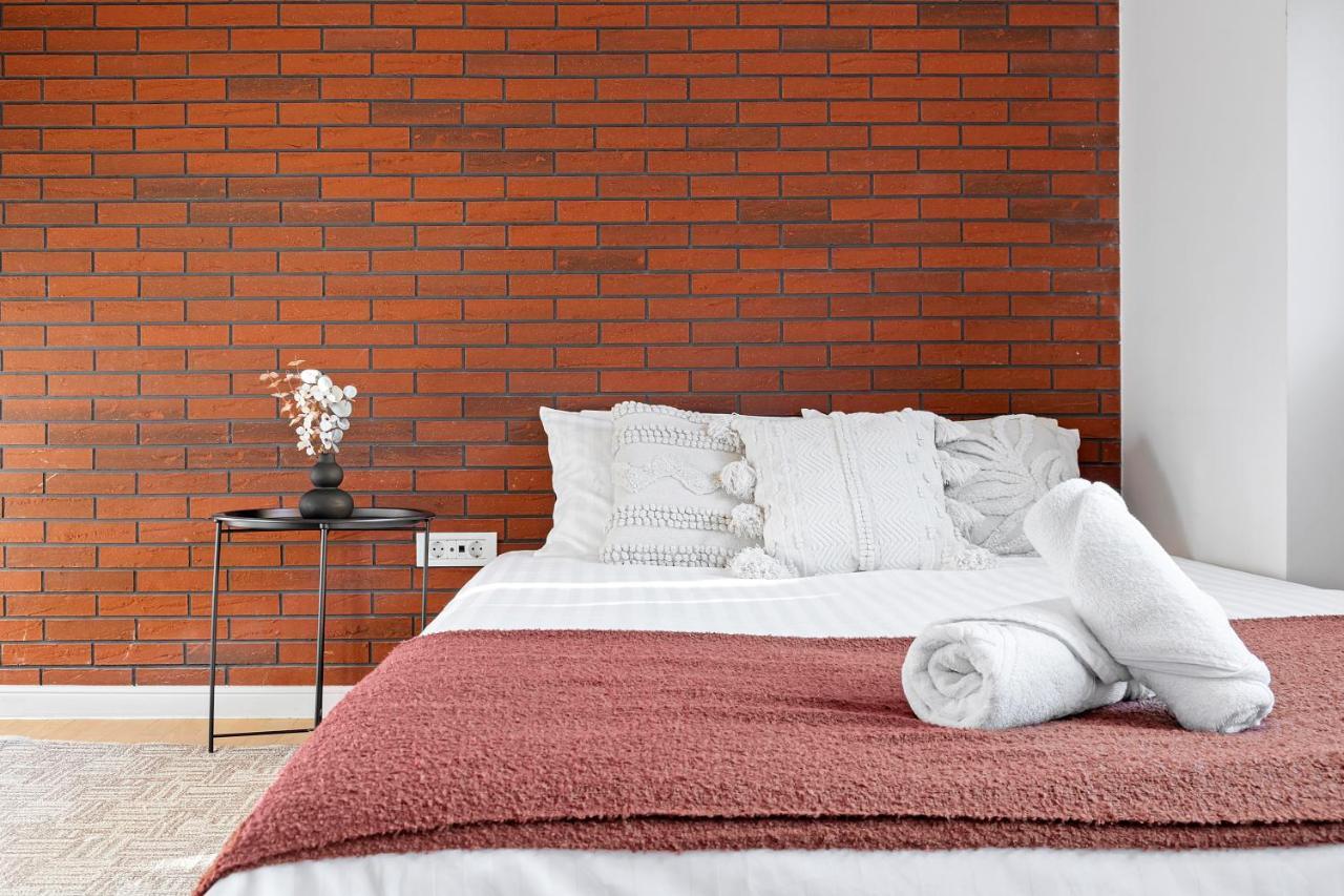 City Heart Retreat Elegant Apartment Бухарест Экстерьер фото