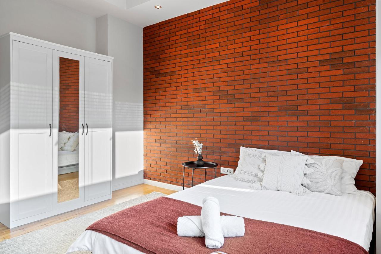City Heart Retreat Elegant Apartment Бухарест Экстерьер фото